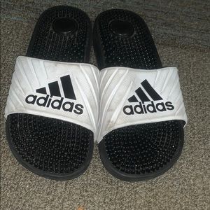 Adidas slides 🖤